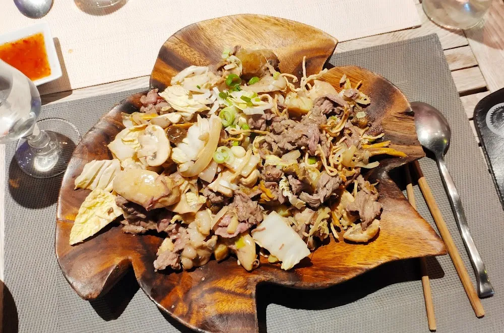 Nouilles Croustillantes Au Bœuf À la Citronnelle